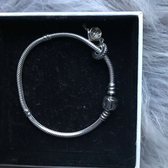 Pandora bracelet with charm - Picture 4 of 5